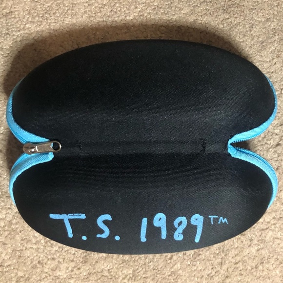 Taylor Swift 1989 Sunglasses Glasses Case - Picture 3 of 3